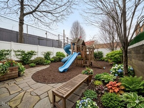 Parkhill City in Jamaica, NY - Foto de edificio - Building Photo