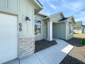 629 W Snowy Owl St in Kuna, ID - Building Photo - Building Photo