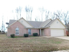 10559 Kristen Dr in Olive Branch, MS - Building Photo - Building Photo