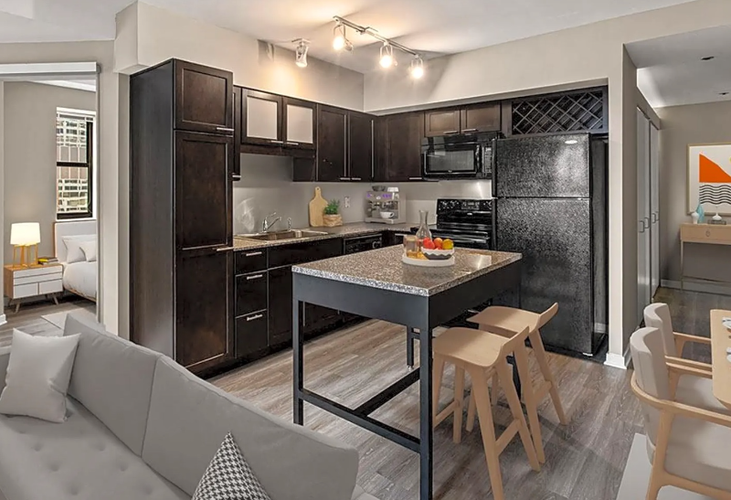 180 W Randolph St in Chicago, IL - Building Photo