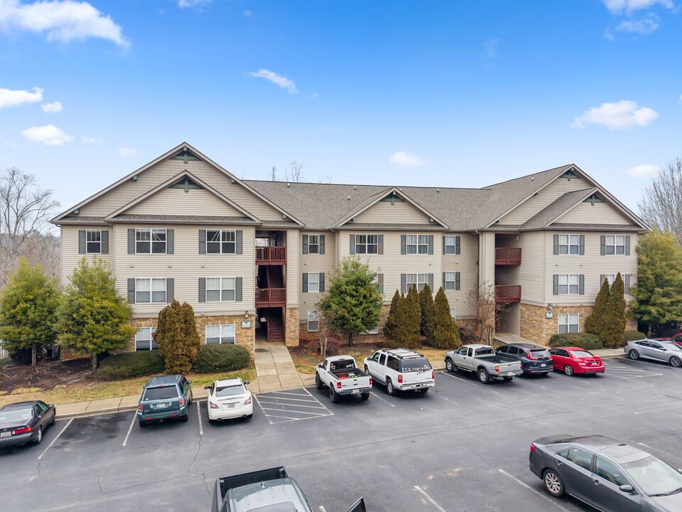 221 Harts Cove Way in Seneca, SC - Foto de edificio