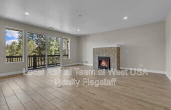 781 N Forest View Dr in Flagstaff, AZ - Building Photo - Building Photo