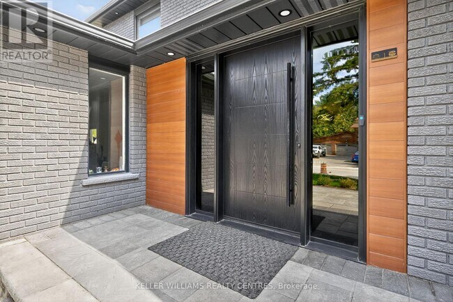 1 Rosegarden Crescent in Richmond Hill, ON - Building Photo - Building Photo