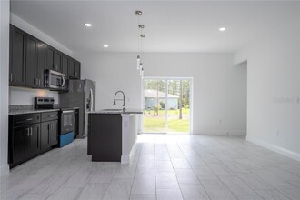 9825 N Swanee Terrace in Citrus Springs, FL - Foto de edificio - Building Photo