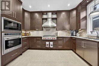 19 Breakwater Ct in Gravenhurst, ON - Building Photo - Building Photo