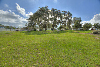 1042 Golden Bough Rd in Lake Wales, FL - Building Photo - Building Photo