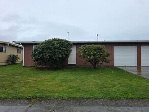 1030 Forson Rd in Mckinleyville, CA - Building Photo - Building Photo