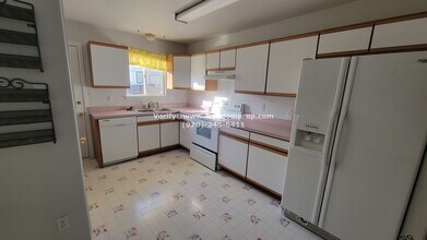 485 Rambling Acres Rd-Unit -B in Clifton, CO - Building Photo - Building Photo