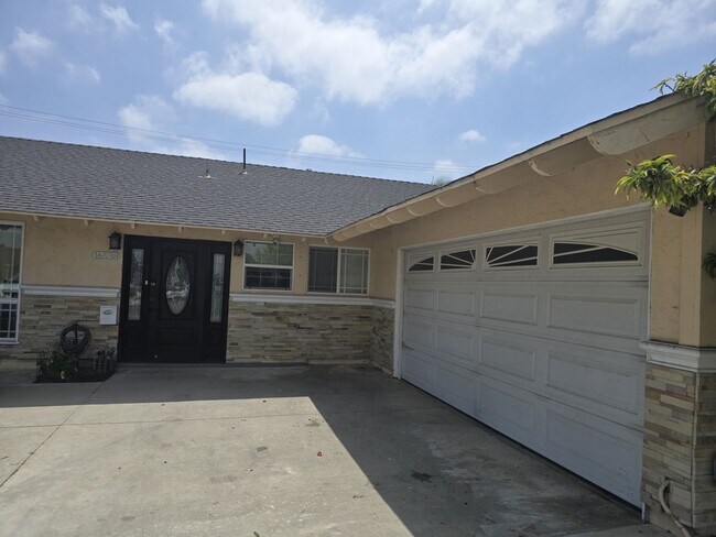 16538 Lassen St in Fountain Valley, CA - Building Photo - Building Photo