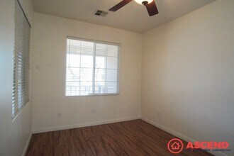 11011 Southwales Ct in Bakersfield, CA - Building Photo - Building Photo