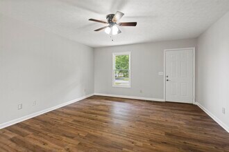 1204 Derek Dr in Franklin, KY - Building Photo - Building Photo
