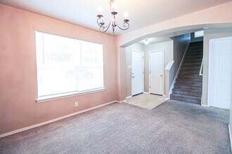 126 Hallie Pass in San Antonio, TX - Foto de edificio - Building Photo