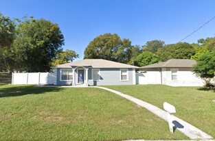 2002 N St Vincent St in Tampa, FL - Building Photo