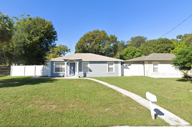 2002 N St Vincent St in Tampa, FL - Foto de edificio - Building Photo