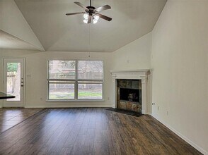 226 Fairwind Trail Dr in Conroe, TX - Building Photo - Building Photo