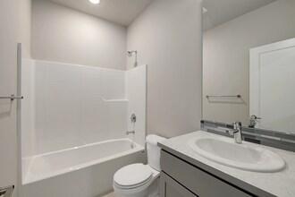 18862 67th Ave NE in Kenmore, WA - Building Photo - Building Photo