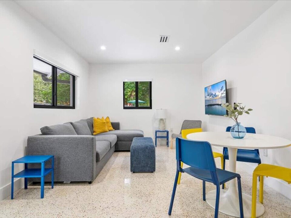 256 NW 57th St in Miami, FL - Building Photo