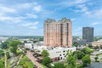 River Place Condominiums in Augusta, GA - Foto de edificio - Building Photo