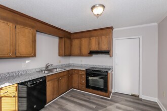 5117 Chestnut Lake Dr in Charlotte, NC - Building Photo - Building Photo