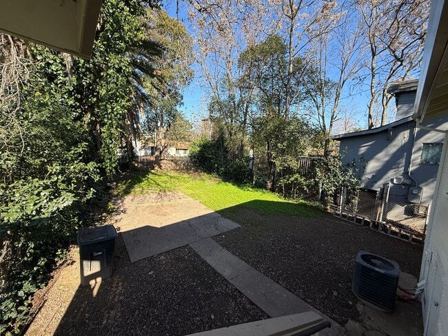 4001 Broadway in Sacramento, CA - Building Photo - Building Photo