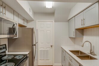 742 Memorial Mews St in Houston, TX - Building Photo - Building Photo