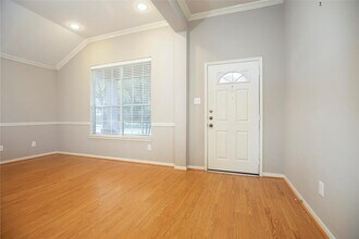10511 Saratoga Square in Sienna, TX - Building Photo - Building Photo