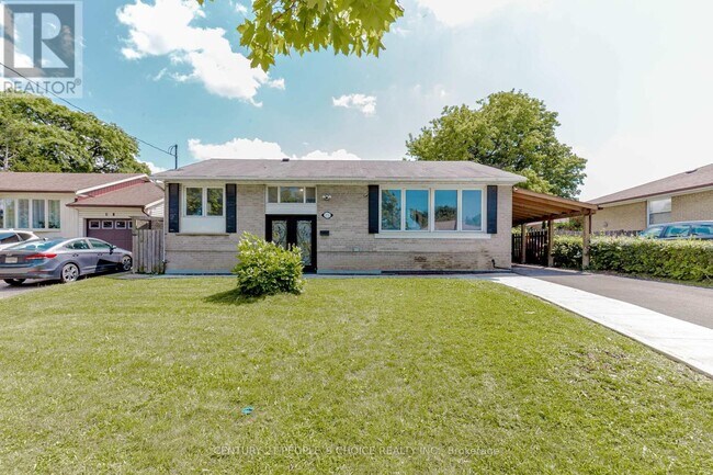 215 Jeffcoat Dr in Toronto, ON - Building Photo - Building Photo