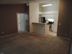 2203 Yankee Pl-Unit -Apt 428 in Orlando, FL - Building Photo - Building Photo