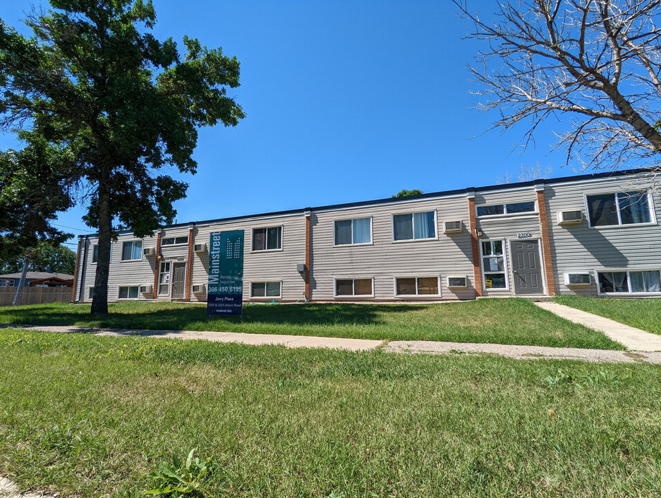 Jerry Place in Regina, SK - Building Photo