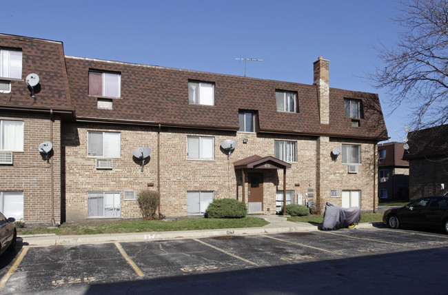 525 W Dempster St in Mount Prospect, IL - Building Photo - Building Photo