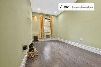 Private bedroom in 3 bed/1 bath Home in New York, NY - Building Photo - Building Photo