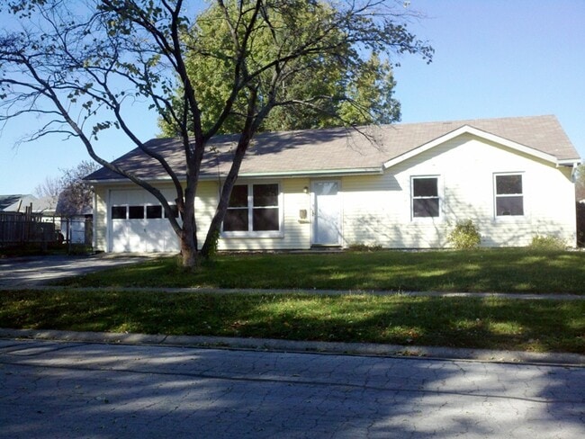 property at 2308 E Vermont Ave