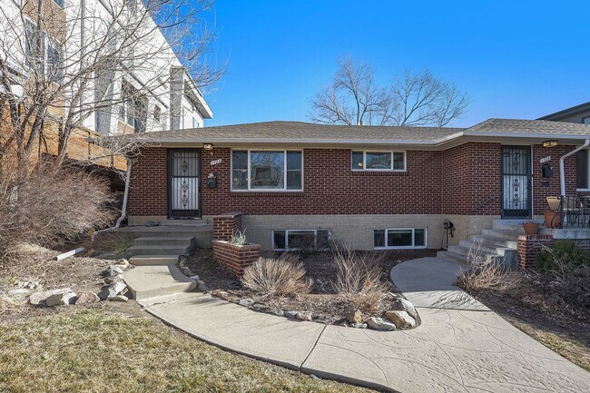 property at 1722 Lowell Blvd