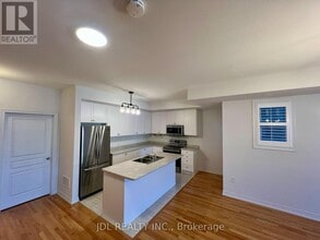 35 Jaffna Ln in Markham, ON - Building Photo - Building Photo