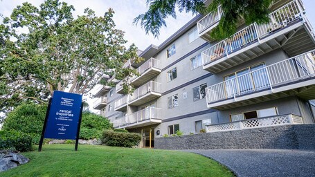 Rockmeare Manor Apartments
