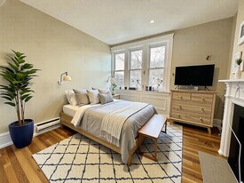 328 Saint Paul St, Unit 1 in Brookline, MA - Building Photo
