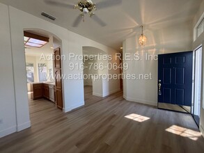 2432 Stefanie Dr in Rocklin, CA - Building Photo - Building Photo