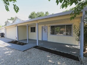 15190 Highlands Harbor Dr in Clearlake, CA - Building Photo - Building Photo