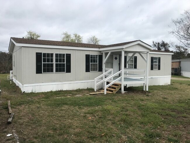 109 Rainbow Dr in Hampstead, NC - Building Photo - Building Photo