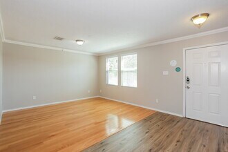 2044 W Grove Ln in Grand Prairie, TX - Building Photo - Building Photo