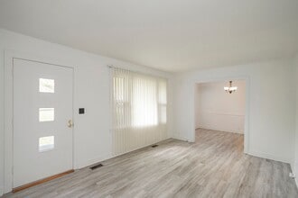 208 Hillcrest Dr in Gallatin, TN - Building Photo - Building Photo
