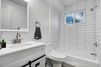 163 S Burlington Ave in Los Angeles, CA - Building Photo - Building Photo