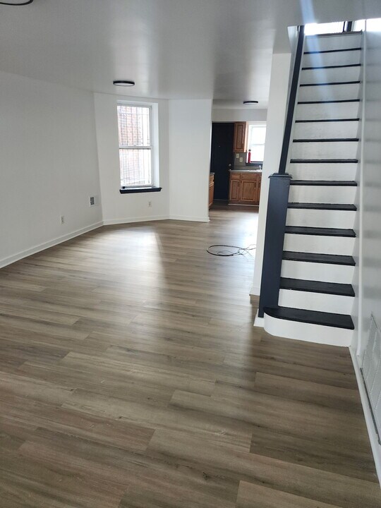 2048 S Alden St in Philadelphia, PA - Foto de edificio