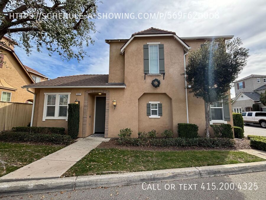 3805 Vermont Ln in Clovis, CA - Building Photo