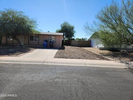 1803 W Kerry Ln in Phoenix, AZ - Building Photo