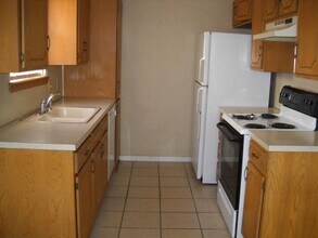 742 Chaucer Dr in Abilene, TX - Foto de edificio - Building Photo