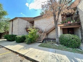100 Hillside Rd, Unit 119 in Laredo, TX - Building Photo - Building Photo