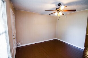 1315 Dawson St in San Antonio, TX - Building Photo