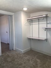 307 W 8th St in The Dalles, OR - Building Photo - Building Photo