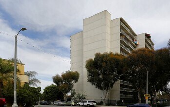 340 S Mesa St in Los Angeles, CA - Building Photo - Building Photo